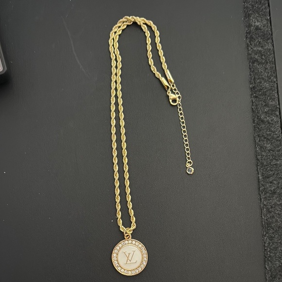 Louis Vuitton Gold Pendant Necklace with unbranded chain - Picture 1 of 5